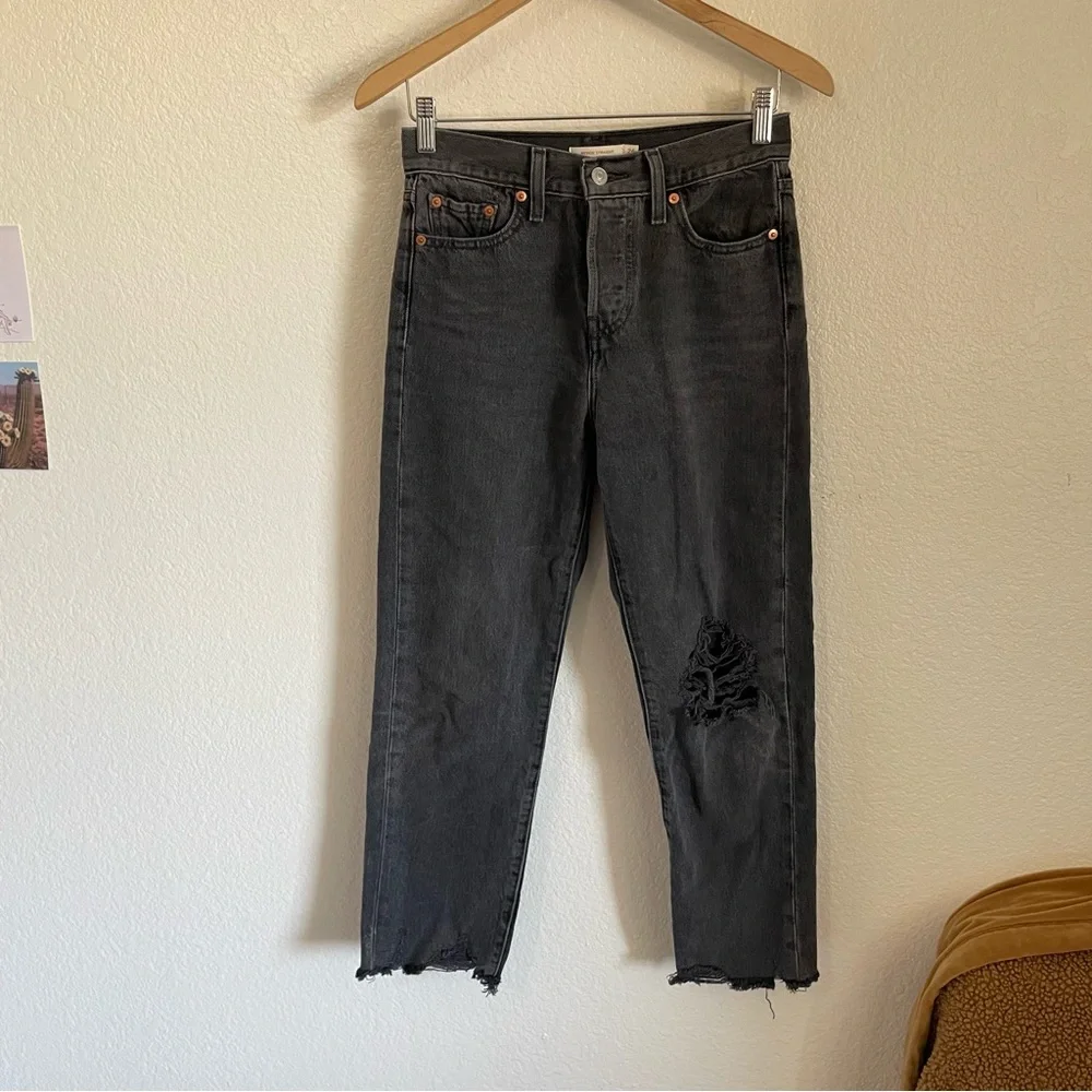 Levi’s Wedgie Straight Leg Black Distressed Denim Jeans 100% Cotton Frayed Hem